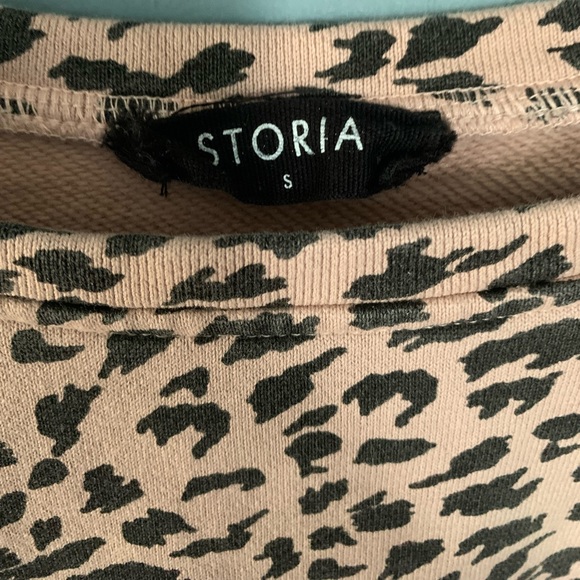 Small Cheetah sweater - Picture 3 of 3